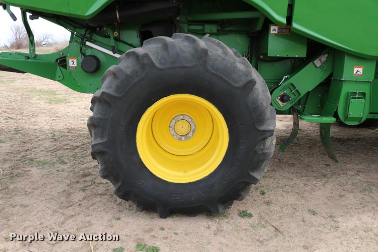 image for item DC7617 2012 John Deere S670 combine