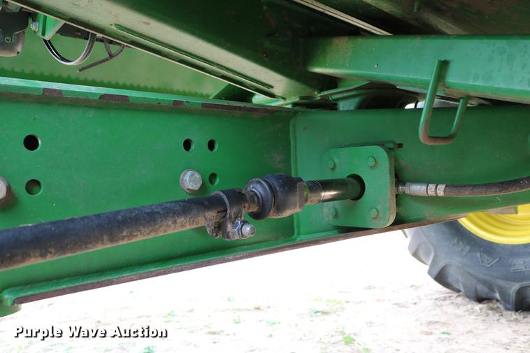 image for item DC7617 2012 John Deere S670 combine