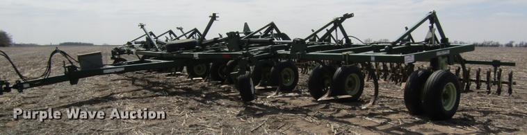 image for item DD8753 2002 QuinStar FM field cultivator