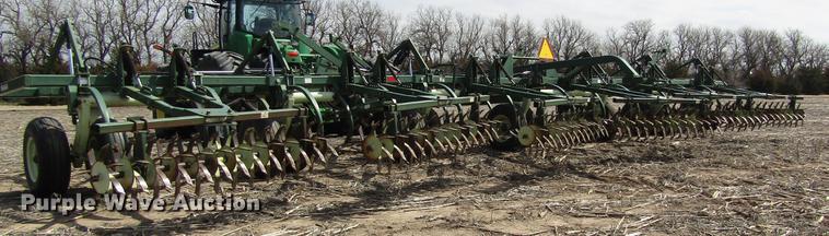 image for item DD8753 2002 QuinStar FM field cultivator