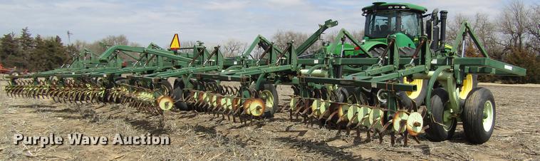 image for item DD8753 2002 QuinStar FM field cultivator
