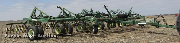 image for item DD8753 2002 QuinStar FM field cultivator