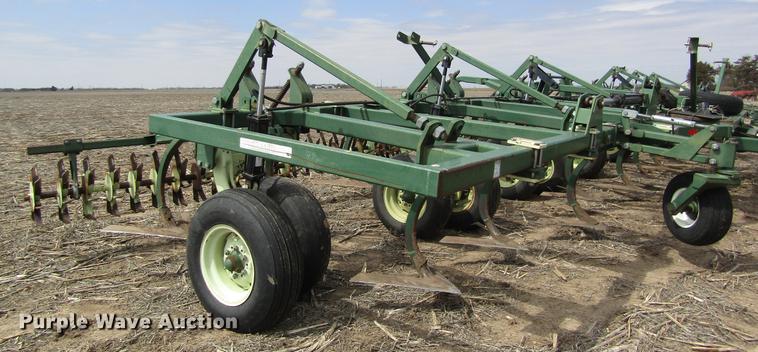 image for item DD8753 2002 QuinStar FM field cultivator
