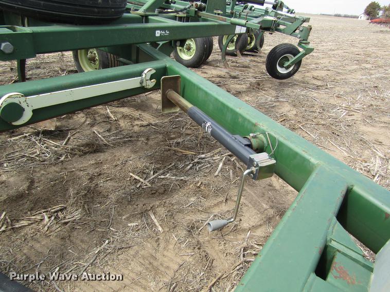 image for item DD8753 2002 QuinStar FM field cultivator
