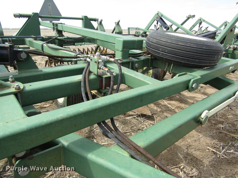 image for item DD8753 2002 QuinStar FM field cultivator