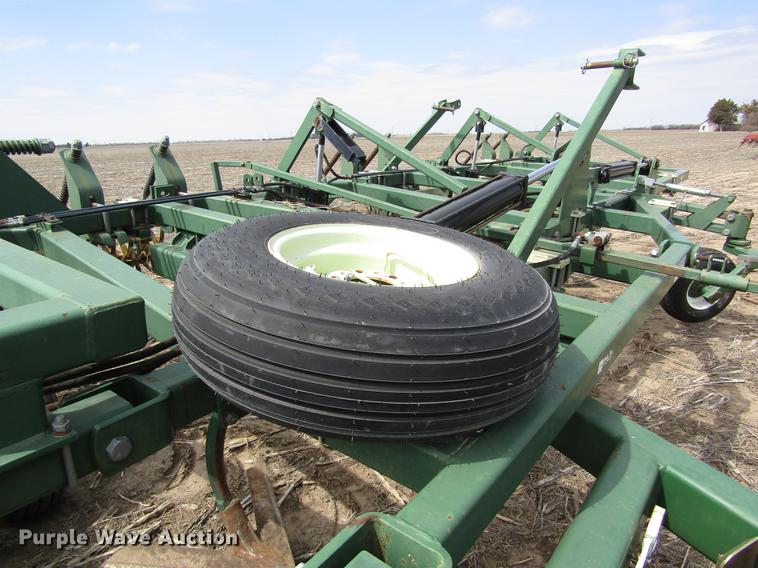 image for item DD8753 2002 QuinStar FM field cultivator