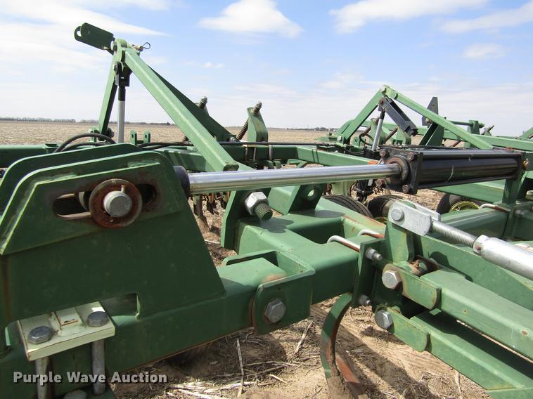 image for item DD8753 2002 QuinStar FM field cultivator