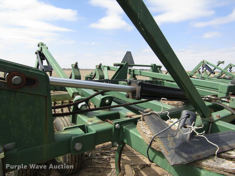 image for item DD8753 2002 QuinStar FM field cultivator