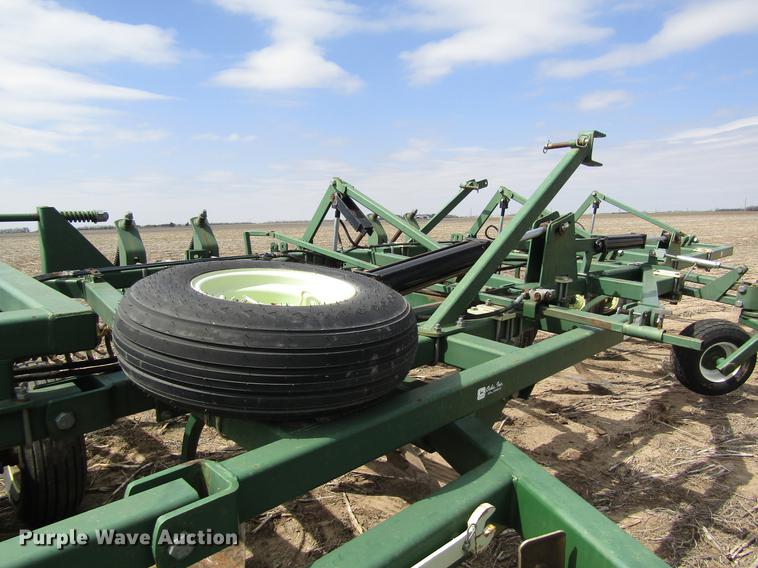 image for item DD8753 2002 QuinStar FM field cultivator