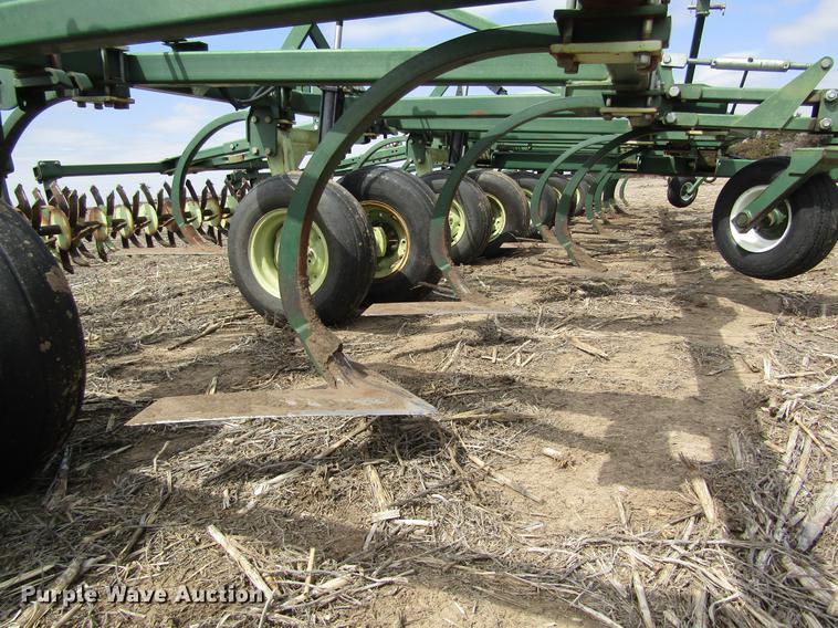 image for item DD8753 2002 QuinStar FM field cultivator