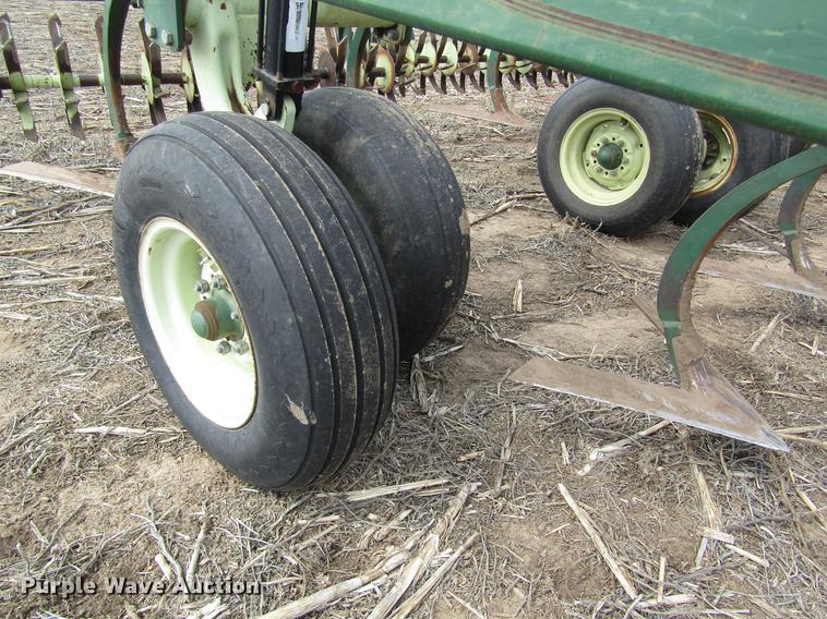 image for item DD8753 2002 QuinStar FM field cultivator