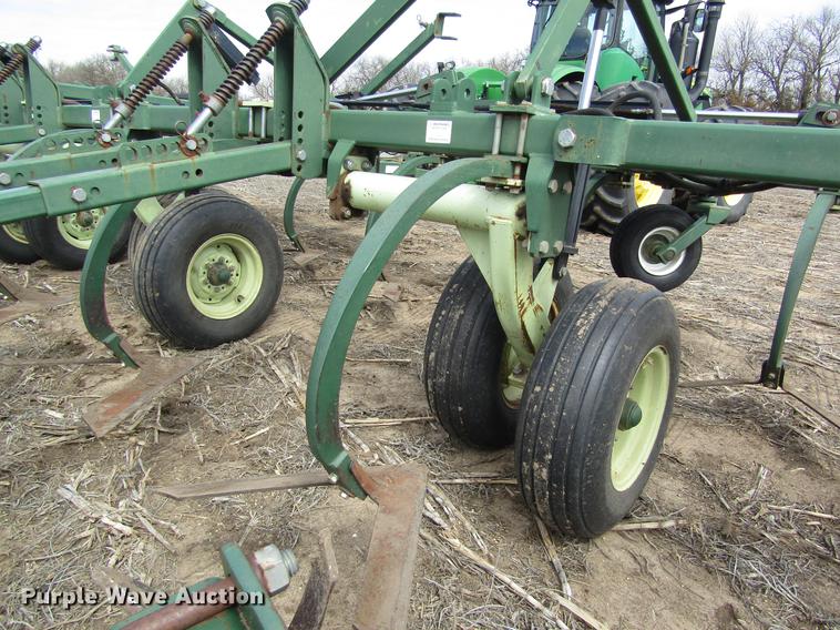 image for item DD8753 2002 QuinStar FM field cultivator