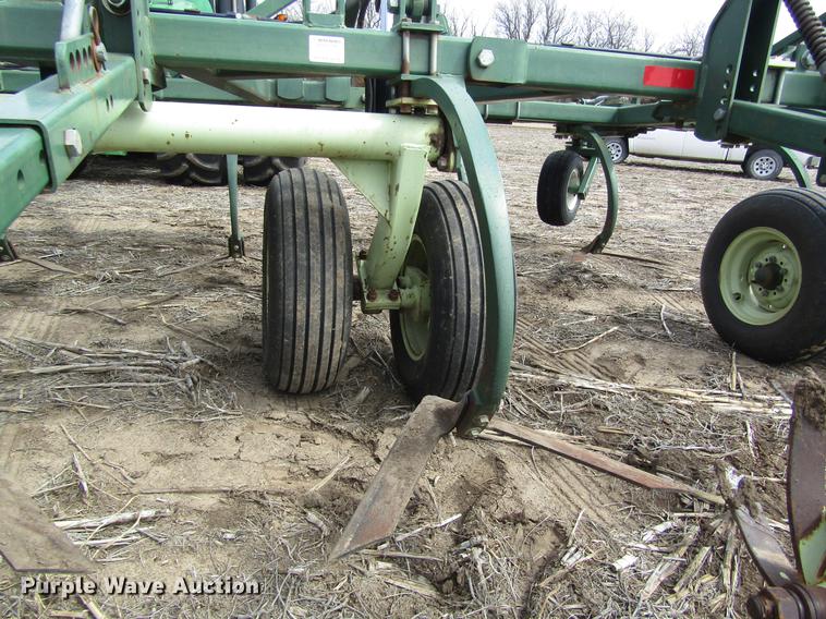 image for item DD8753 2002 QuinStar FM field cultivator