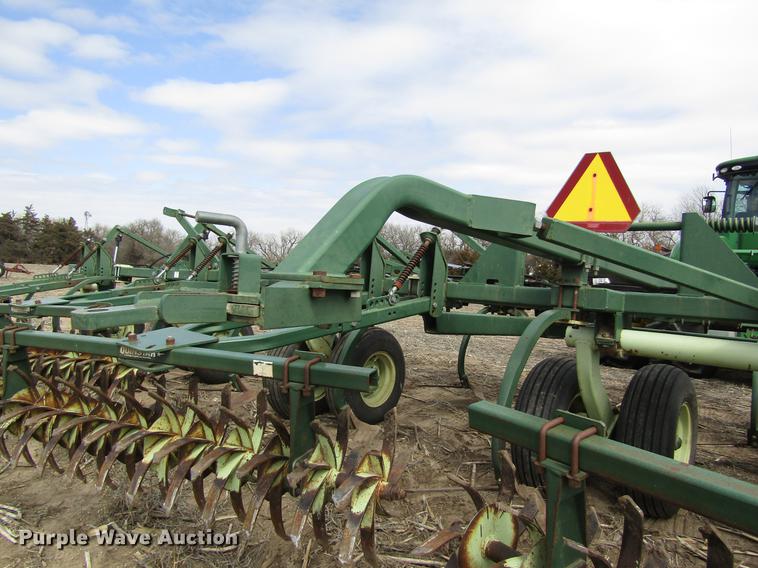image for item DD8753 2002 QuinStar FM field cultivator