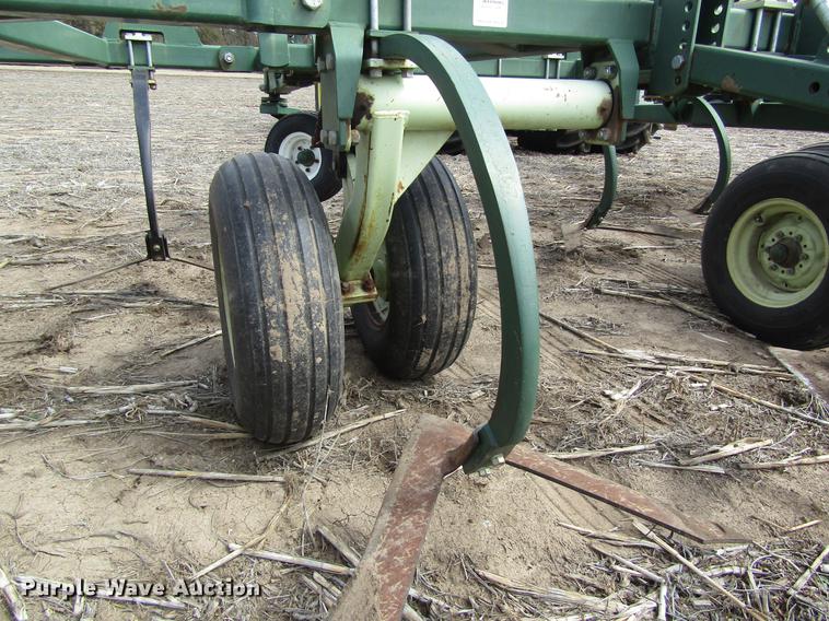 image for item DD8753 2002 QuinStar FM field cultivator