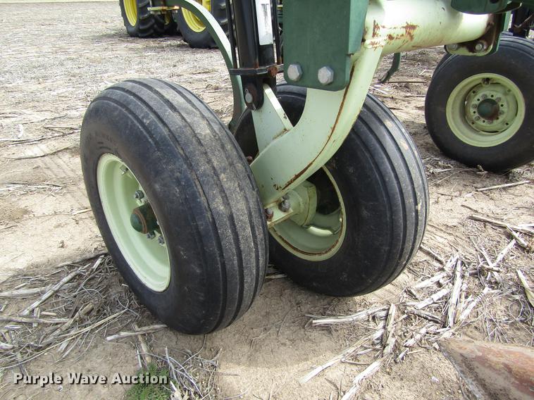 image for item DD8753 2002 QuinStar FM field cultivator