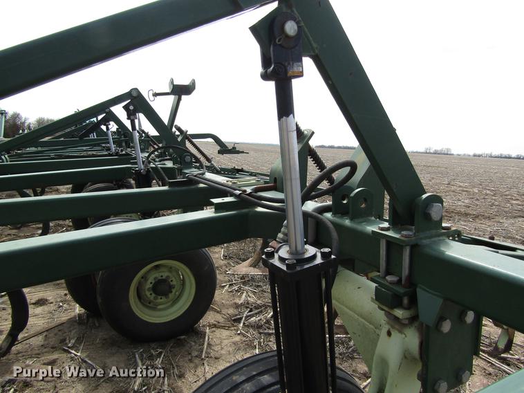 image for item DD8753 2002 QuinStar FM field cultivator