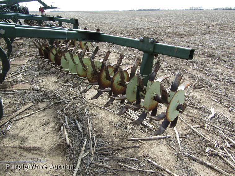 image for item DD8753 2002 QuinStar FM field cultivator