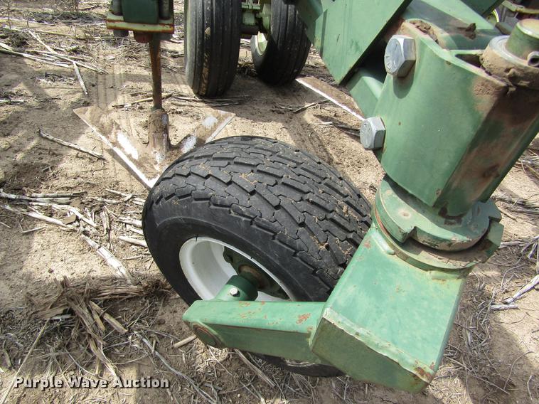 image for item DD8753 2002 QuinStar FM field cultivator