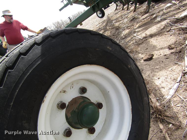 image for item DD8753 2002 QuinStar FM field cultivator