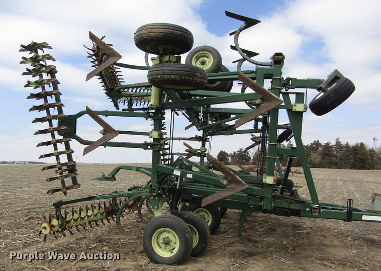 image for item DD8753 2002 QuinStar FM field cultivator