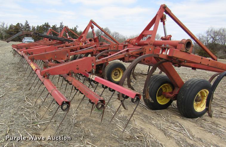 image for item DD8755 1990 Sunflower 2431-33 chisel