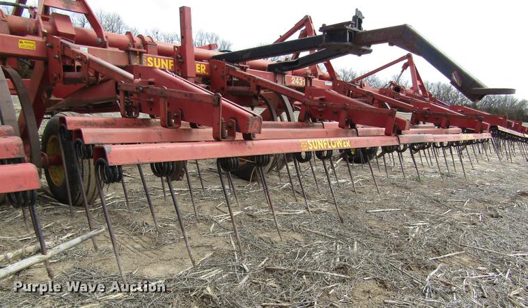 image for item DD8755 1990 Sunflower 2431-33 chisel