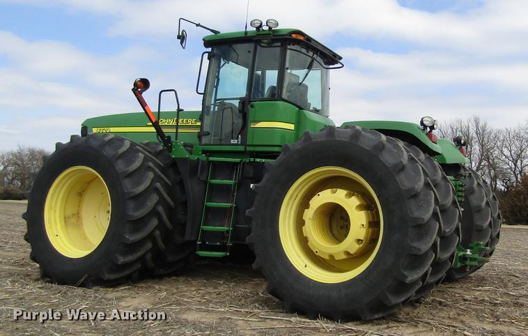 image for item DD8756 2007 John Deere 9320 4WD tractor