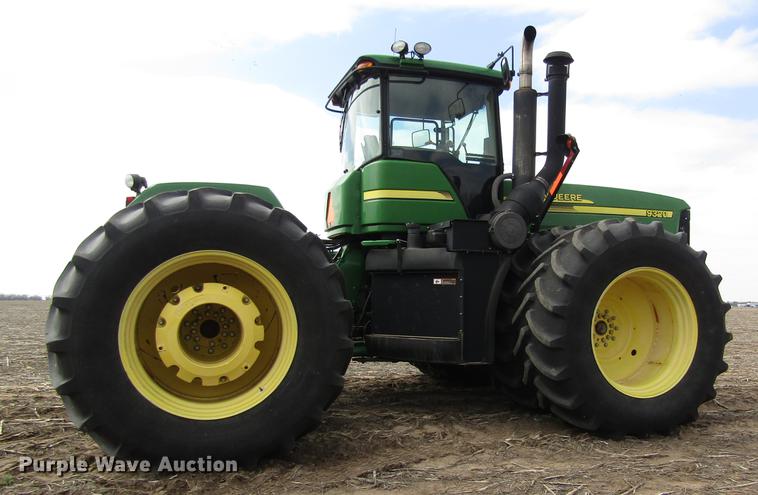 image for item DD8756 2007 John Deere 9320 4WD tractor