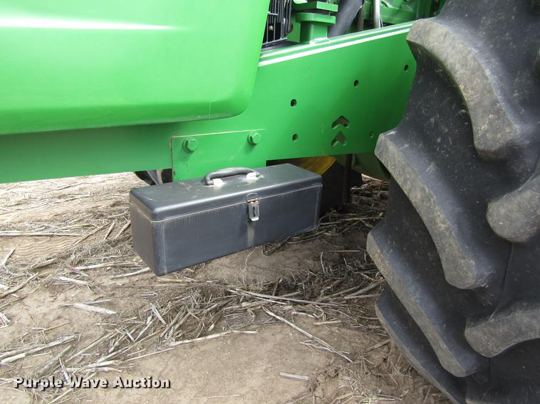 image for item DD8756 2007 John Deere 9320 4WD tractor