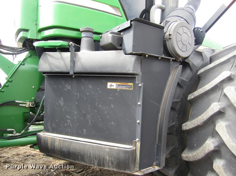 image for item DD8756 2007 John Deere 9320 4WD tractor