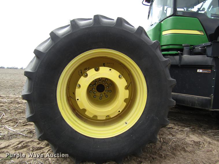 image for item DD8756 2007 John Deere 9320 4WD tractor