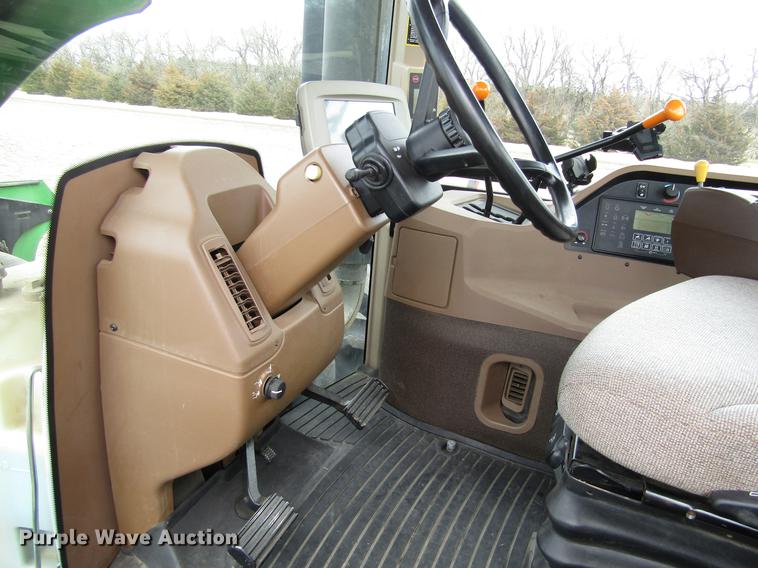 image for item DD8756 2007 John Deere 9320 4WD tractor