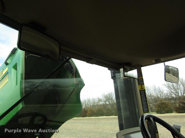 image for item DD8756 2007 John Deere 9320 4WD tractor