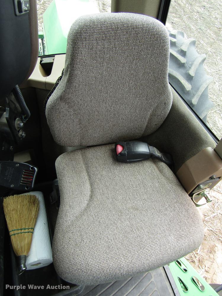 image for item DD8756 2007 John Deere 9320 4WD tractor