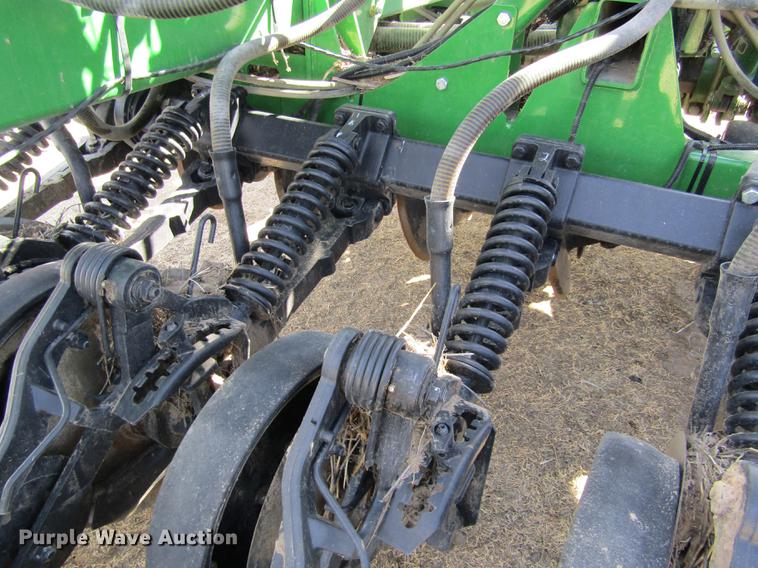 image for item DD8757 2014 John Deere 1890 air seeder