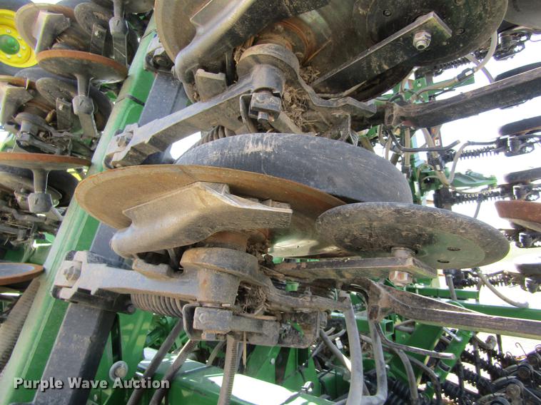 image for item DD8757 2014 John Deere 1890 air seeder