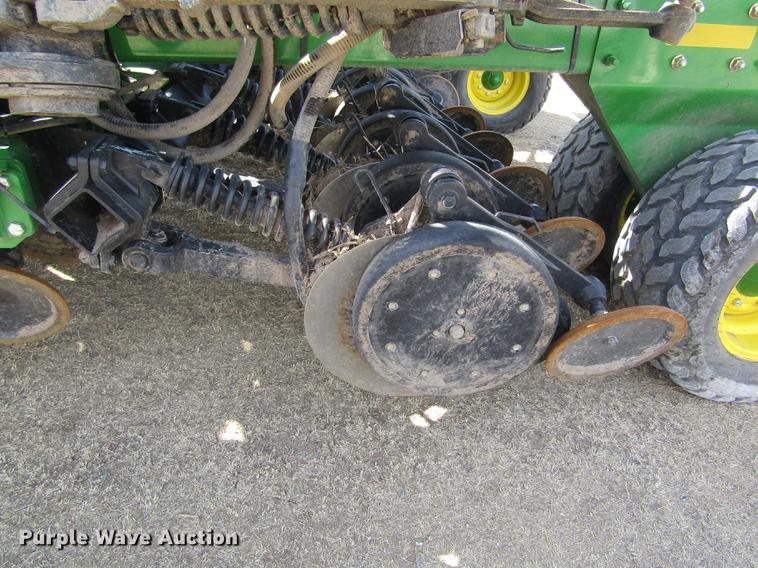 image for item DD8757 2014 John Deere 1890 air seeder