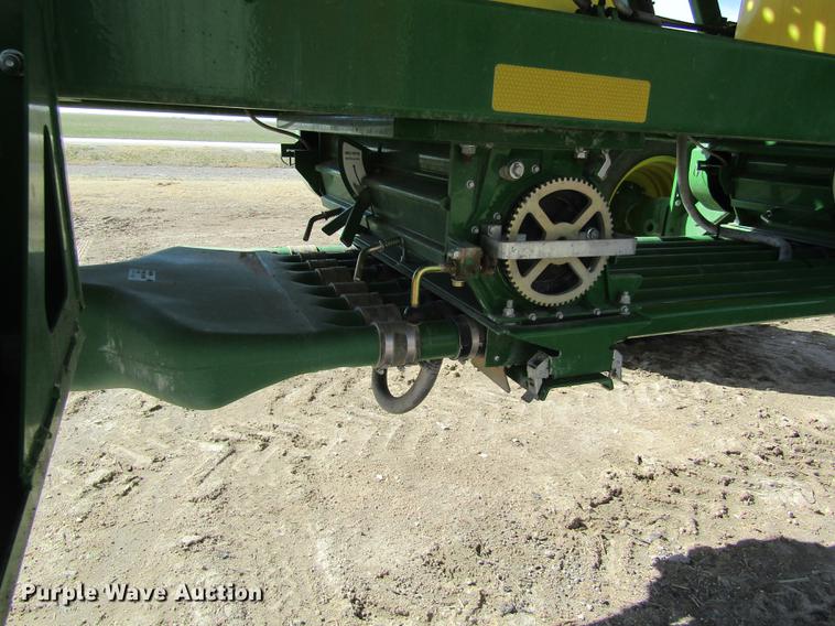image for item DD8757 2014 John Deere 1890 air seeder