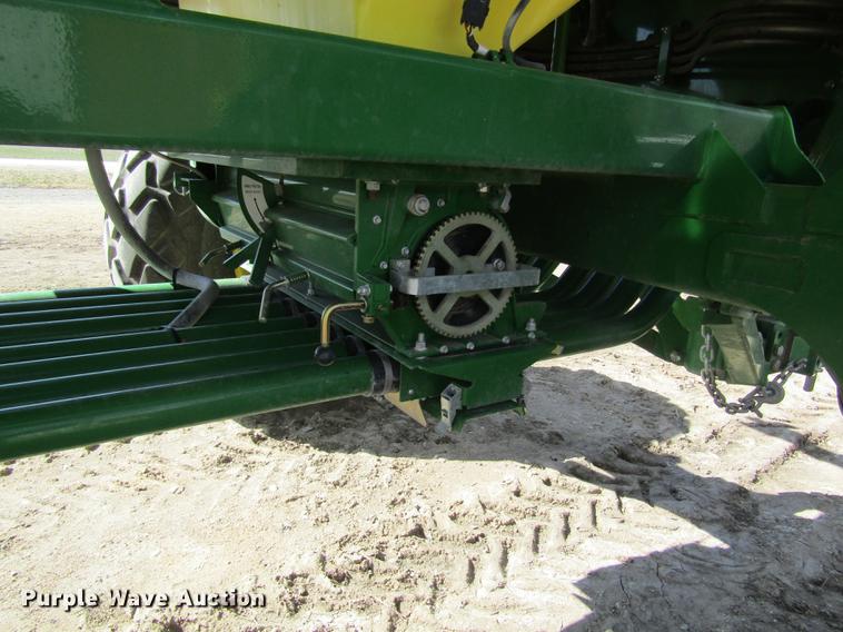 image for item DD8757 2014 John Deere 1890 air seeder