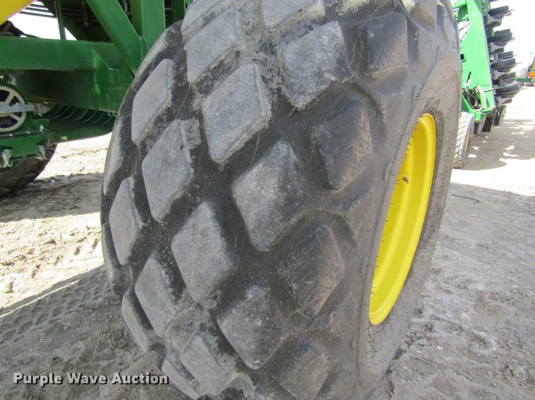 image for item DD8757 2014 John Deere 1890 air seeder