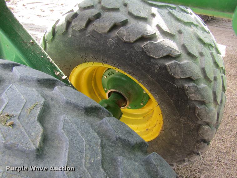 image for item DD8757 2014 John Deere 1890 air seeder