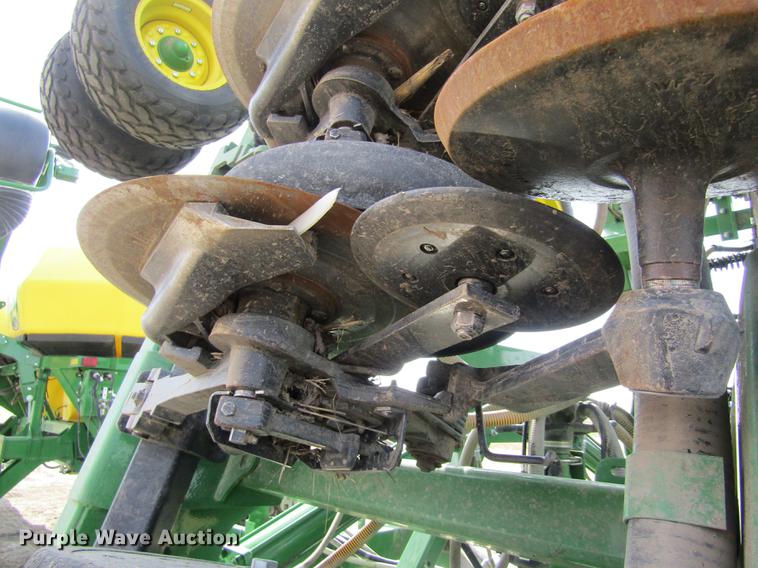 image for item DD8757 2014 John Deere 1890 air seeder