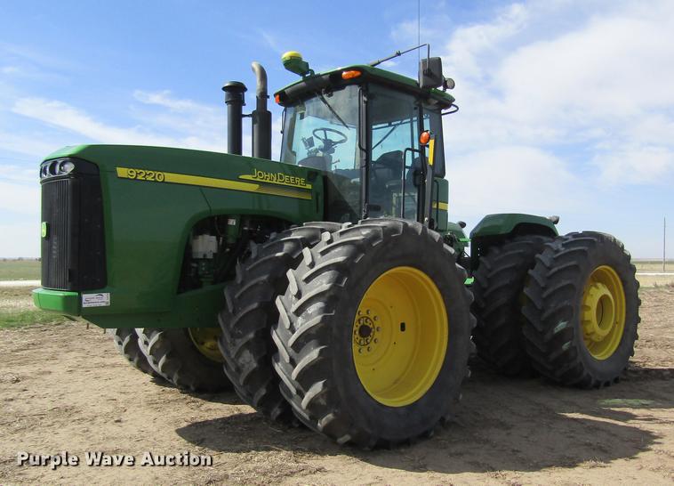 image for item DD8758 2007 John Deere 9220 4WD tractor