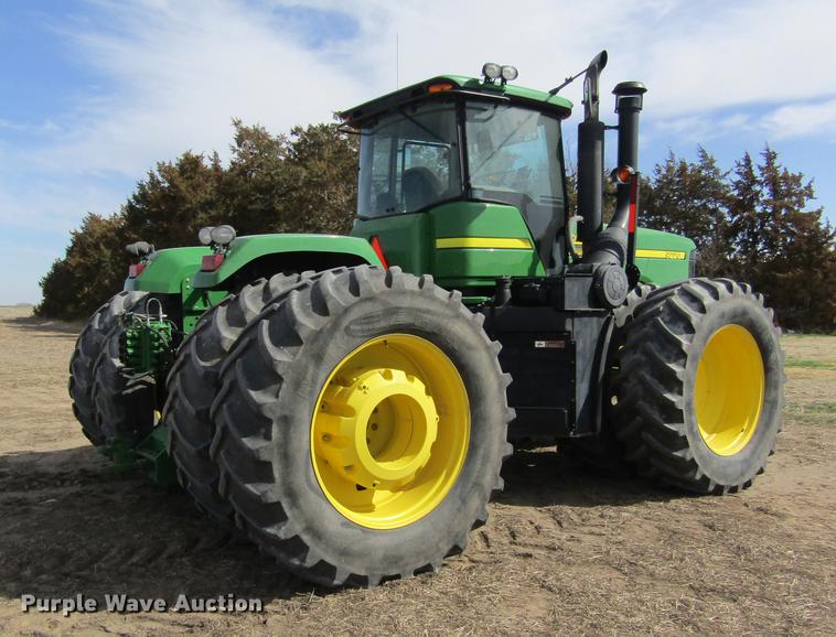image for item DD8758 2007 John Deere 9220 4WD tractor