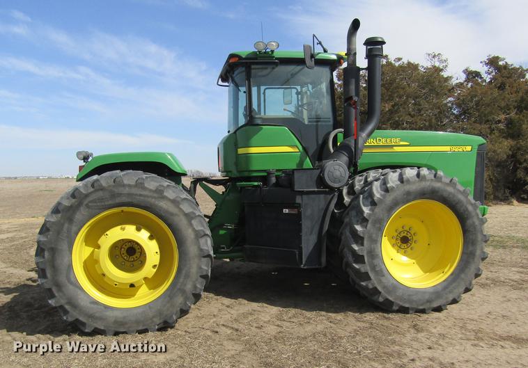 image for item DD8758 2007 John Deere 9220 4WD tractor