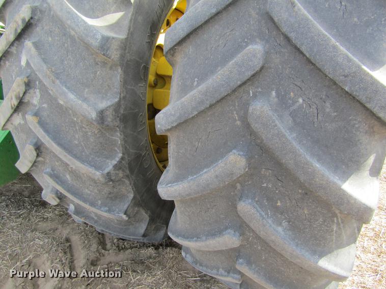 image for item DD8758 2007 John Deere 9220 4WD tractor