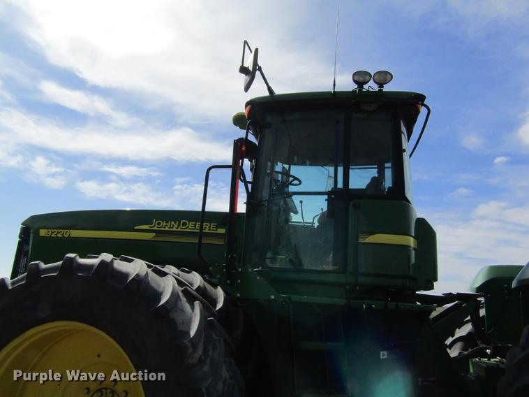 image for item DD8758 2007 John Deere 9220 4WD tractor