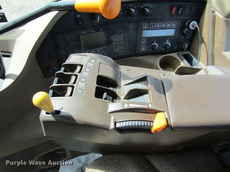 image for item DD8758 2007 John Deere 9220 4WD tractor