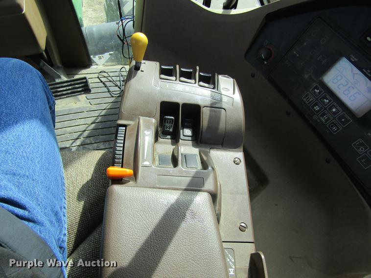 image for item DD8758 2007 John Deere 9220 4WD tractor